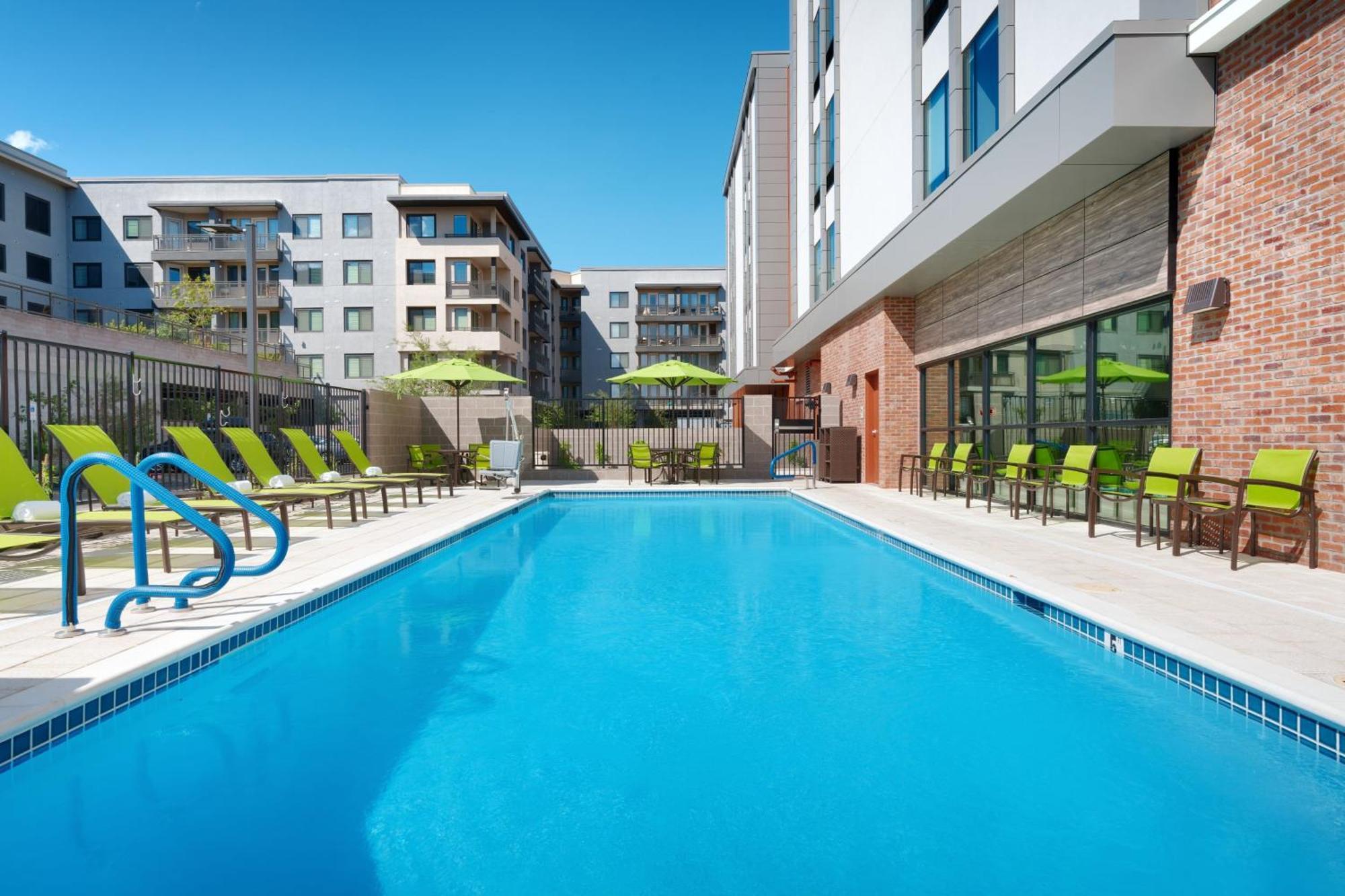 Springhill Suites By Marriott Phoenix Scottsdale Exterior photo